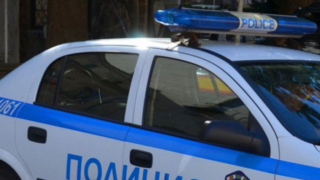 Във Варна граждани заключиха на терасата си крадец